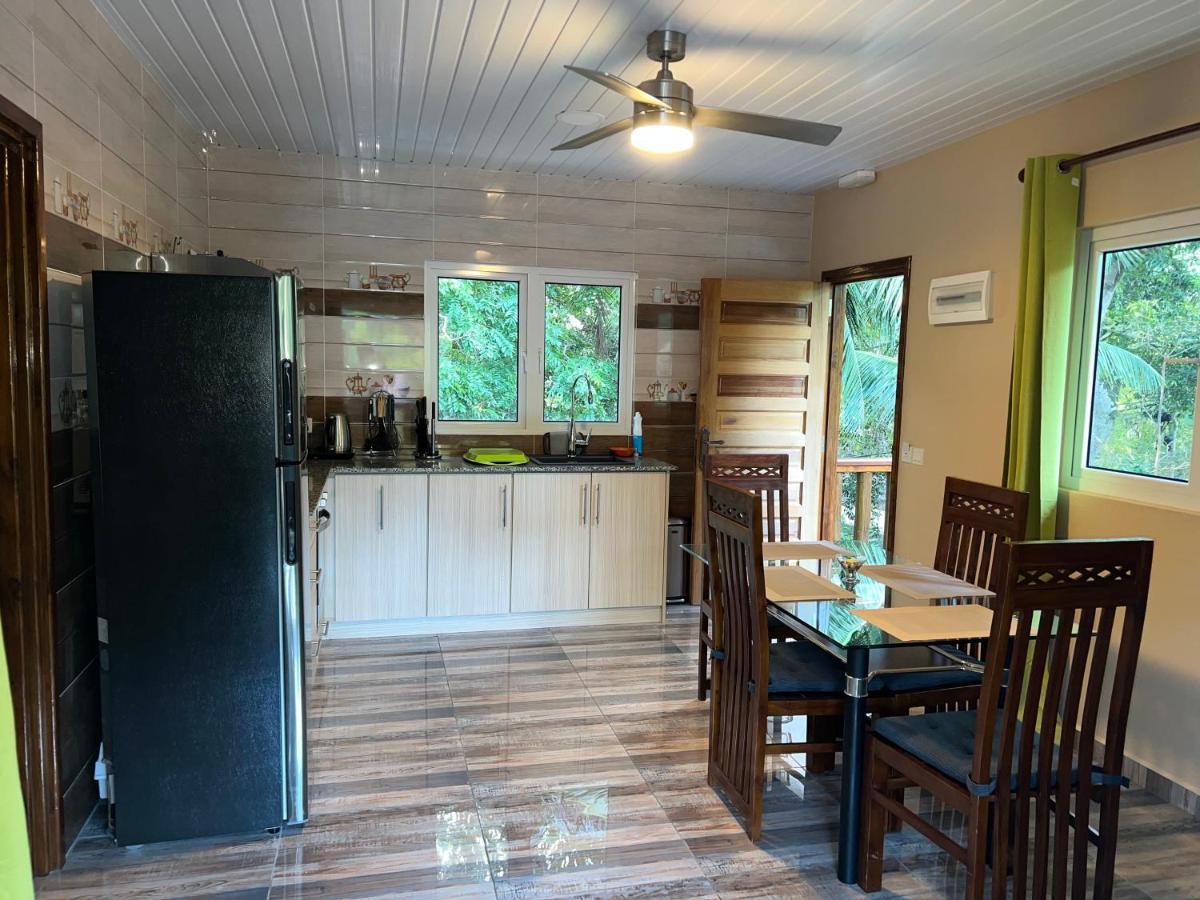 Chloe'S Cottage Self-Catering ลาดิก ภายนอก รูปภาพ