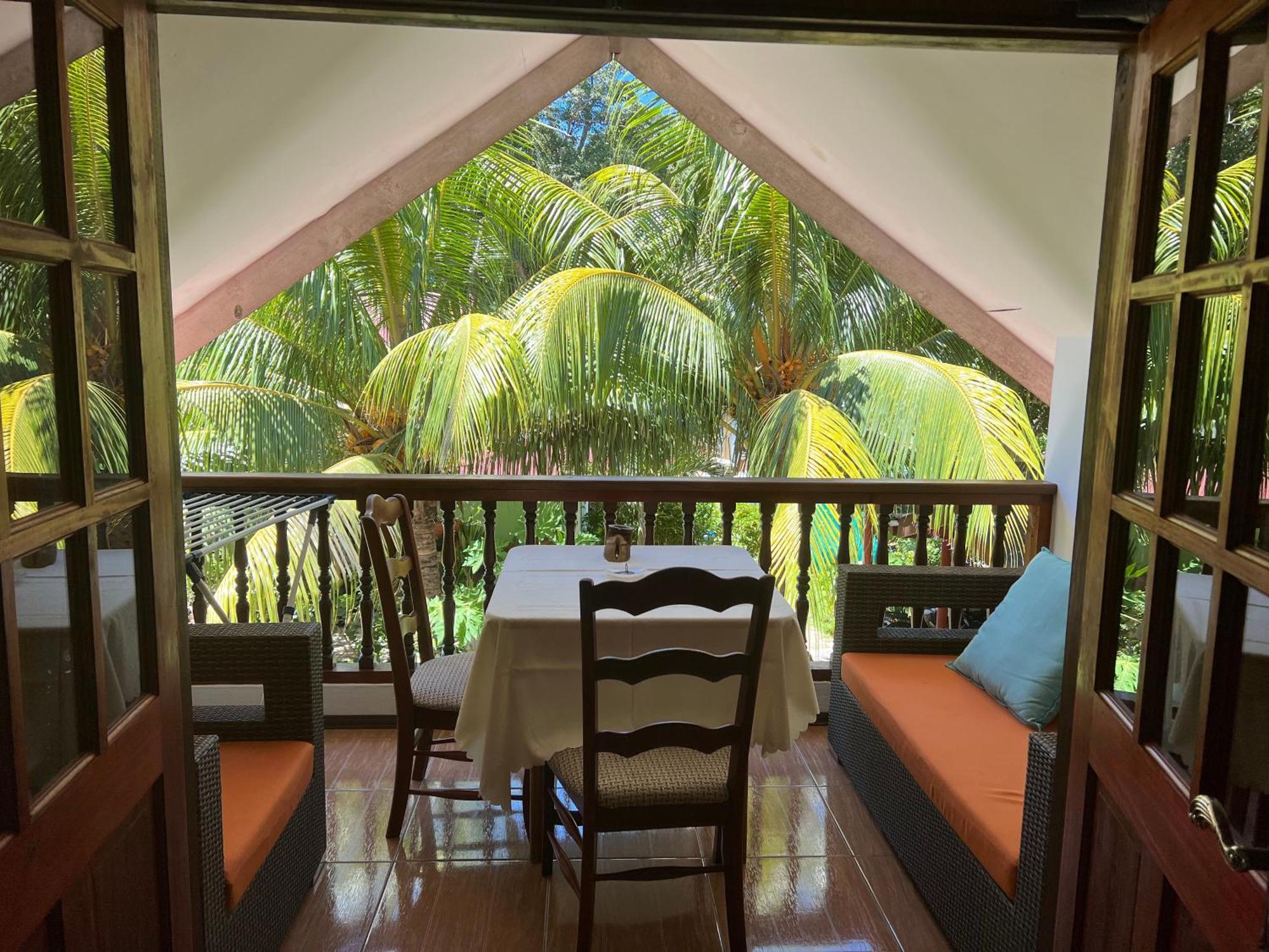 Chloe'S Cottage Self-Catering ลาดิก ภายนอก รูปภาพ
