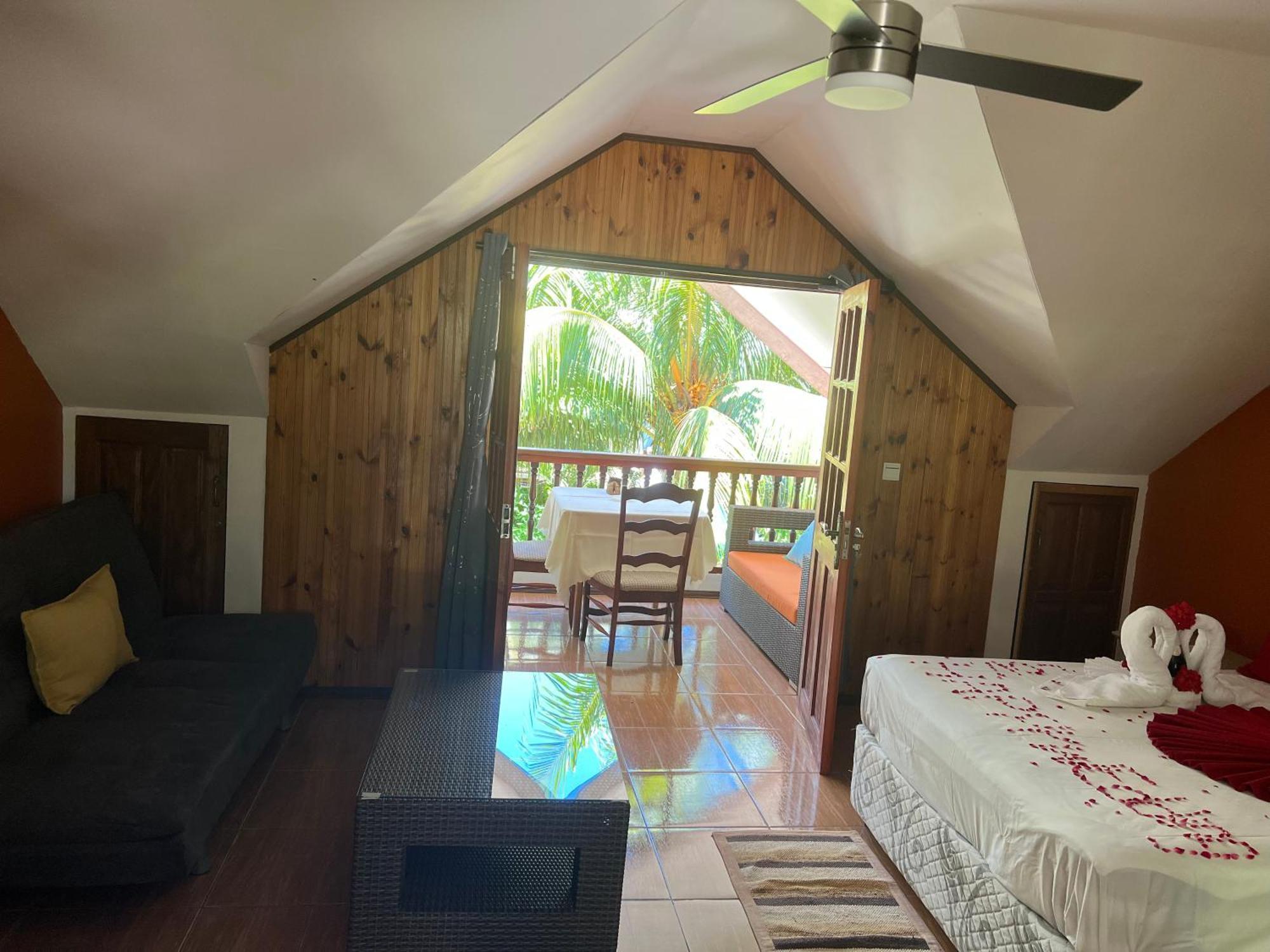 Chloe'S Cottage Self-Catering ลาดิก ภายนอก รูปภาพ