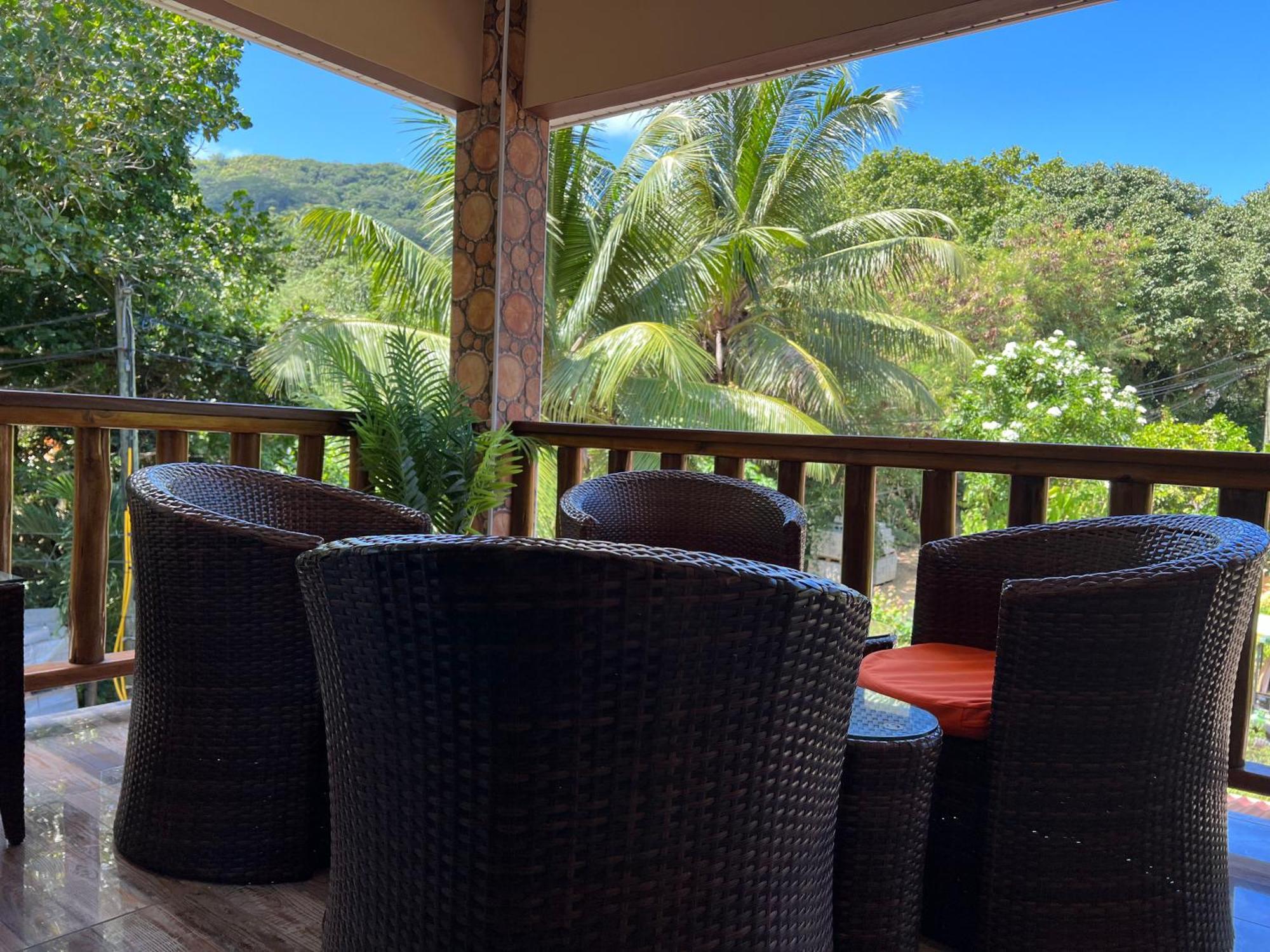 Chloe'S Cottage Self-Catering ลาดิก ภายนอก รูปภาพ