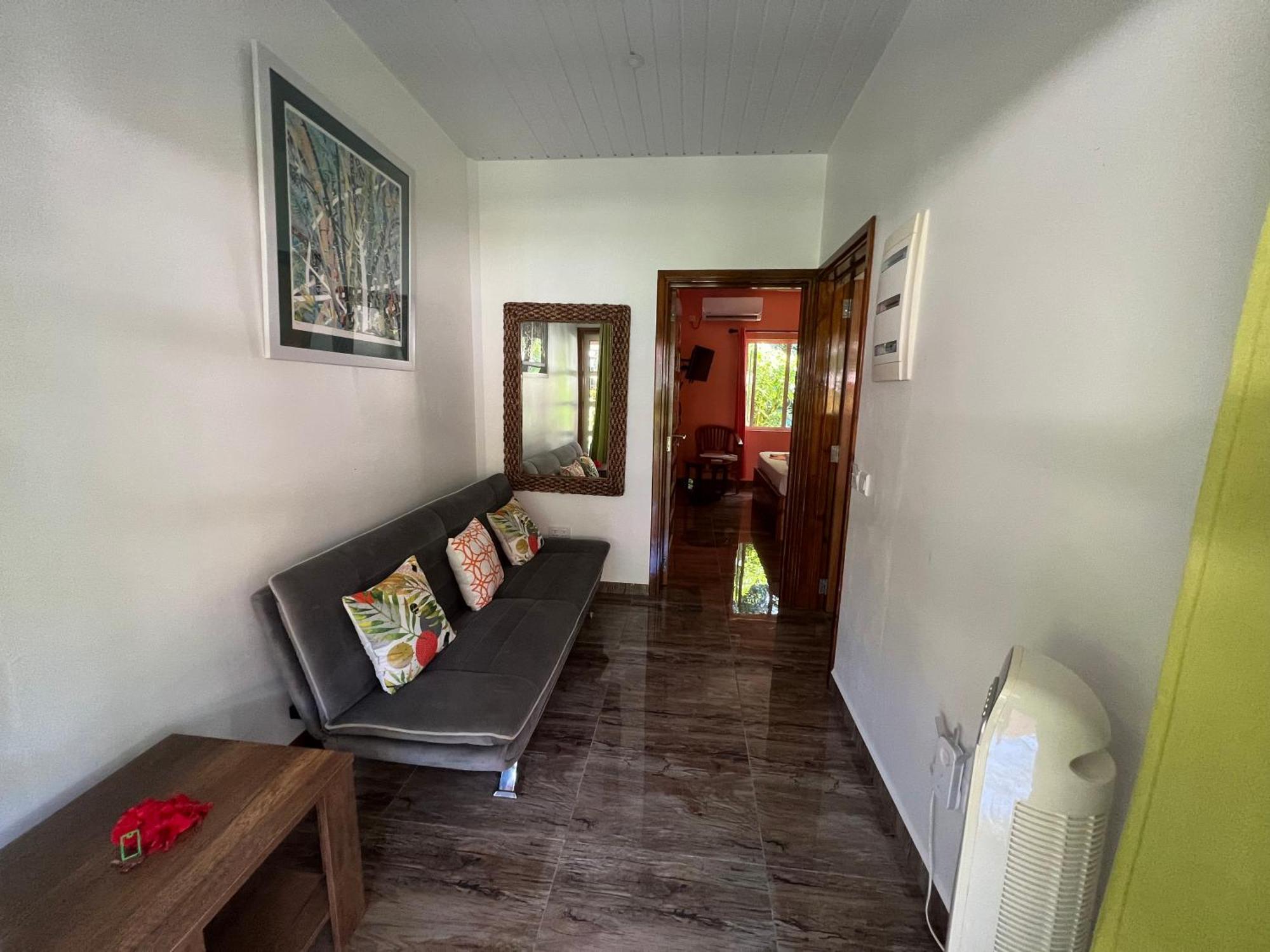 Chloe'S Cottage Self-Catering ลาดิก ภายนอก รูปภาพ