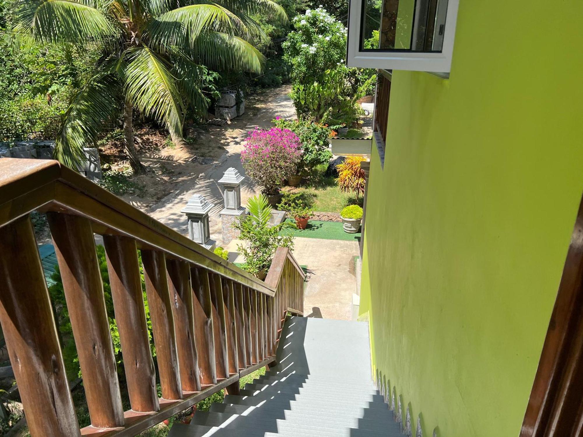 Chloe'S Cottage Self-Catering ลาดิก ภายนอก รูปภาพ