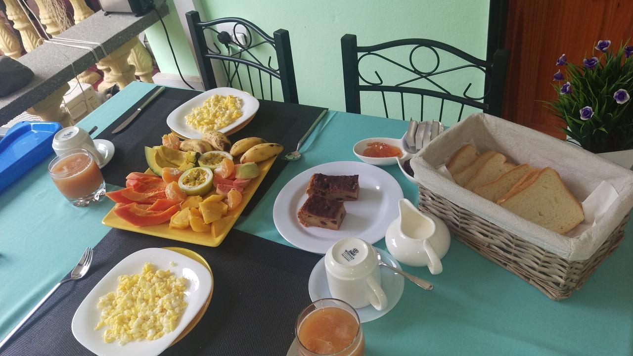 Chloe'S Cottage Self-Catering ลาดิก ภายนอก รูปภาพ