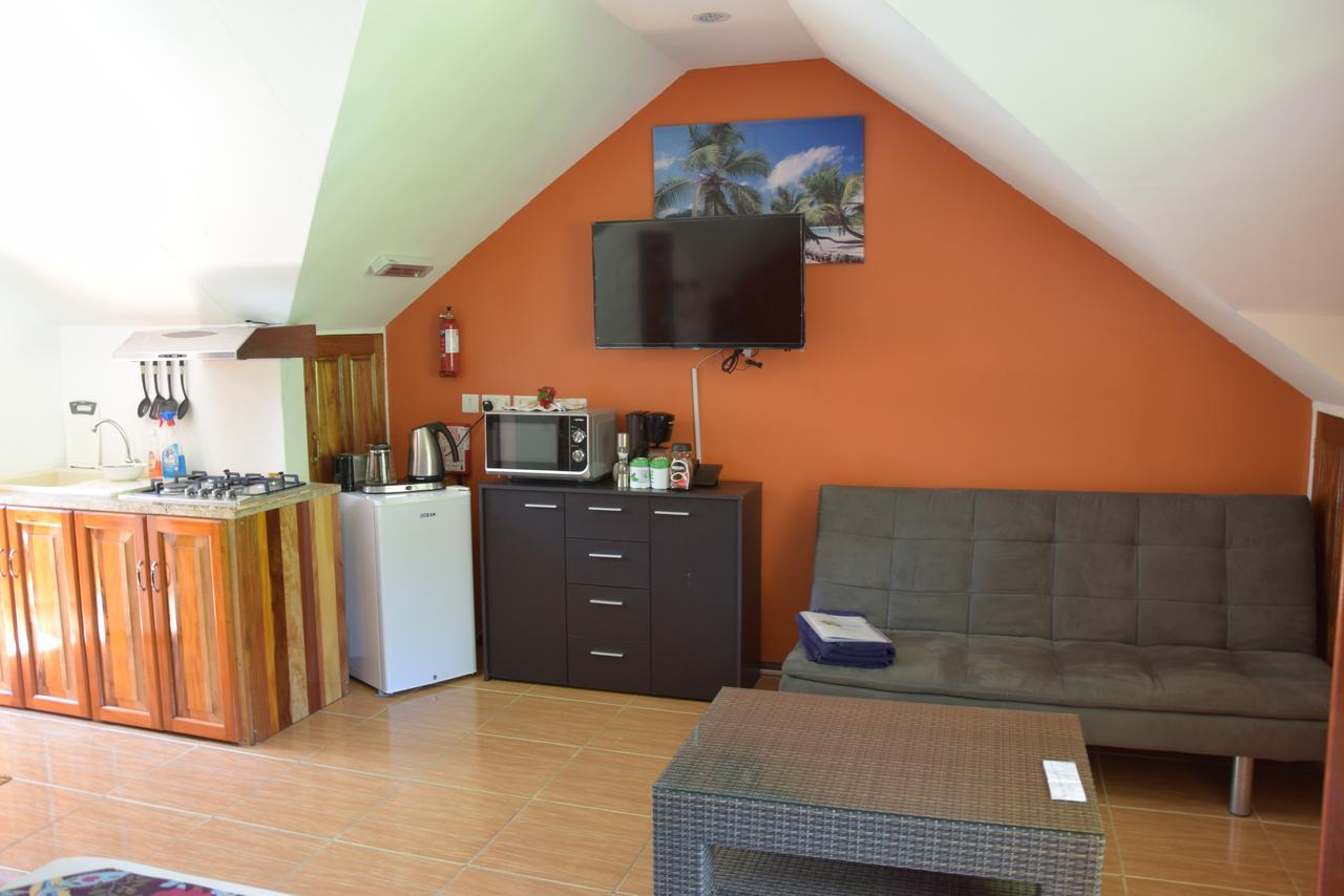Chloe'S Cottage Self-Catering ลาดิก ภายนอก รูปภาพ