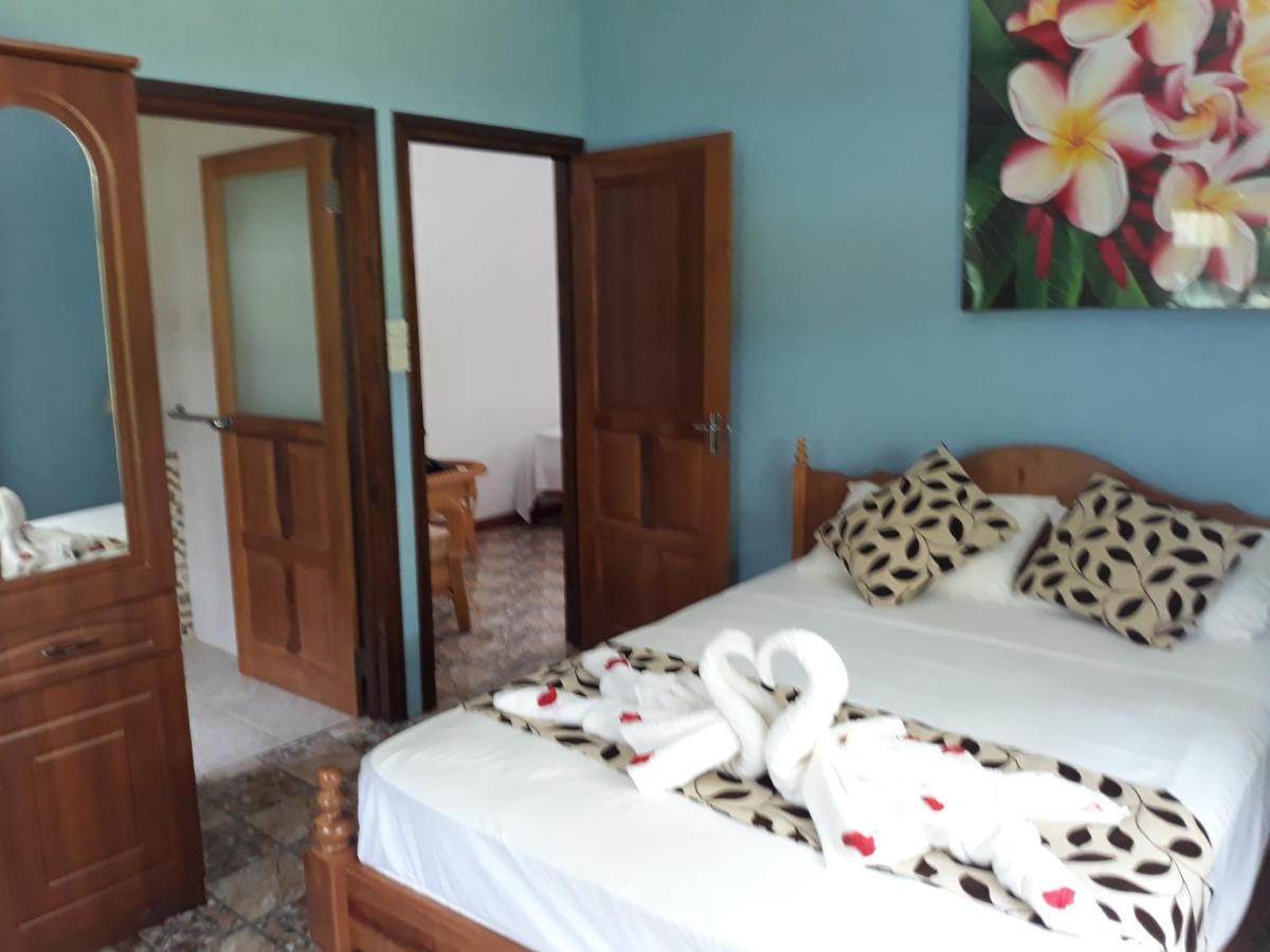 Chloe'S Cottage Self-Catering ลาดิก ห้อง รูปภาพ